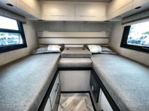 Remolque de Campamento Modelo Budget Park - Remolque de Viaje Familiar Moderno para 4 Personas con Baño para Acampar - Product Image 2