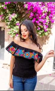 Blusa Tradicional Mexicana para Mujeres y Niñas |   Camisetas sin mangas de algodón transpirable y ecológicas Shubh Exim con encaje y estampado floral de longitud corta - Product Image 3