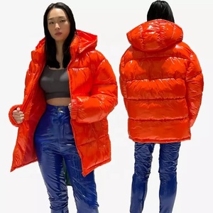 Chaqueta de invierno con capucha de satén para mujer personalizada al por mayor Abrigo acolchado con cara de burbuja con patrón de relleno de algodón estilo cuero - Product Image 3