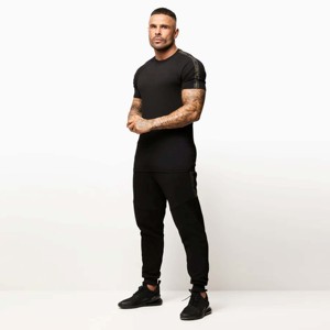 Conjuntos de joggers ajustados para hombre de otoño e invierno, chándal con logotipo personalizado con capucha y pantalones de chándal para ropa deportiva de gimnasio - Product Image 1