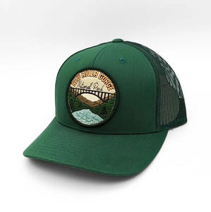 Nouvelle arrivée de chapeaux de camionneur en tissu vert Casquettes de camionneur Logo personnalisé OEM de haute qualité Casquettes de sport - Product Image 1