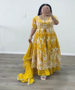 คอยนั่งสบายแต่ก็เก๋ด้วยชุดเดรสผ้าฝ้ายของเรา เหมาะสําหรับการจัดงานกันอย่างสบาย ๆ และการสวมใส่ทุกวัน - Product Image 5