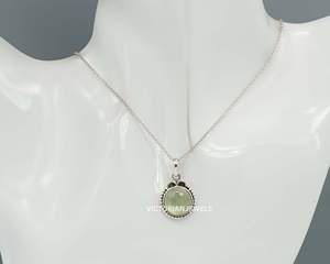 925 argent sterling massif mois d'août pierre de naissance Prehnite avec lunette réglage forme ronde pendentif à breloque - Product Image 5