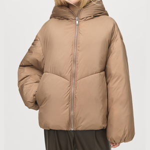 Chaqueta Acolchada Cómoda de la Colección de Invierno Cálida y Acogedora OEM con Tela de Nailon Transpirable, Chaqueta con Capucha Ajustable para Mujer - Product Image 6