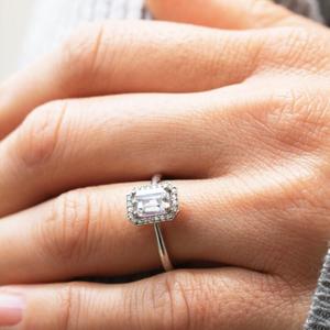 Anillo de diamante cultivado en laboratorio Esmeralda IGI Anillo de diamante creado en laboratorio de oro de 14K para boda y anillo o banda de compromiso - Product Image 3