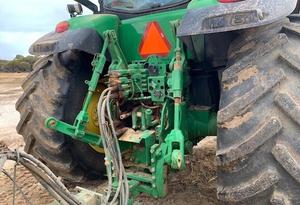 Tractores agrícolas John Deere 7230R usados del año 2011 en venta - Product Image 4