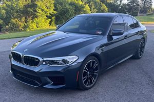 BMW M5 2020 Usado en Excelentes Condiciones, Motor V8 Twin-Turbo de 600 hp, Color Gris Metálico Singapur, Tracción en las Cuatro Ruedas - Product Image 2