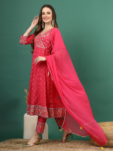 ชุดเดรสยาวแบบ Anarkali ผ้าจอร์เจตต์ปักลายดอกไม้สุดหรู พร้อมกางเกงและผ้าคลุมไหล่เข้าชุด ชุดเดรสสไตล์ชาติพันธุ์ สง่างาม เหมาะสำหรับฤดูร้อน - Product Image 4