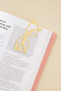 Marcapáginas de Metal Elegante Hecho a Mano con Diseños Grabados Intrincados, Perfecto para Amantes de los Libros y el Placer de la Lectura Diaria - Product Image 1