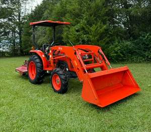 NOUVEAU TRACTEUR KUBOTA L3200 4x4 2023 AVEC CHARGEUR FRONTAL EN STOCK - Product Image 2