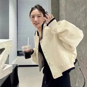 Nouvelles vestes Letterman surdimensionnées pour femmes Veste universitaire tendance OEM personnalisée Vente en gros Fabricant de veste universitaire pour femme - Product Image 3