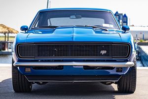 Chevrolet Camaro 1968 d'occasion en excellent état, restaurée et modifiée par Petty's Garage pour Mahle, moteur V8 LS 427ci, boîte manuelle 5 vitesses - Product Image 3