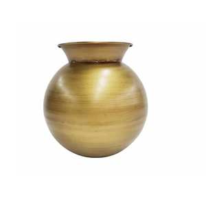 Vase de table en métal de haute qualité Vase de table moderne en métal Vase en métal fait à la main décor de mariage Pot de fleur au prix de gros - Product Image 1