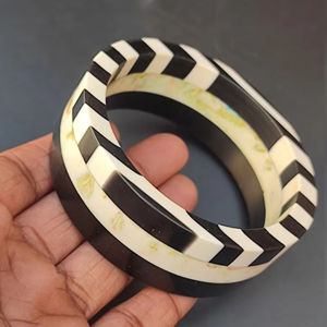 Bracelet en corne fait main de meilleure qualité et bracelet en résine Style classique artisanat indien vente chaude accessoire de mariage - Product Image 1