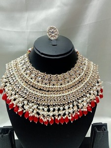 ชุดสร้อยคอทองชุบประดับเพชรคันดันสำหรับเจ้าสาว พร้อมต่างหูจุ้มก้าประดับมุกเคลือบเงา สำหรับงานแต่งงาน - Product Image 3