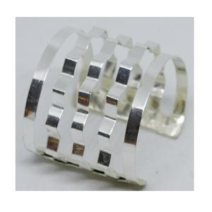 Dernières tendances indiennes faites à la main dans la conception de bracelets en argent mince élégant de mode pour le bracelet fait main d'usage quotidien fait en argent - Product Image 2