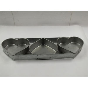 Fournisseur direct d'usine, ustensiles de cuisine lavables et adaptés au four, moule à gâteau en acier aluminisé en forme de cœur avec 3 moules - Product Image 1