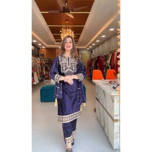 Terciopelo viscoso pesado puro de estilo pakistaní indio tradicional con Secuencia de bordado pesado trabajo trajes Salwar para mujer vestidos - Product Image 5