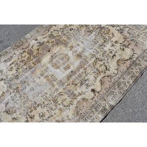 Tapis turc classique vintage Beige marron 5.2x8.5 pieds en laine faite à la main avec motif de patchwork en latex pour chevet - Product Image 5