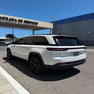 Jeep Grand Cherokee L Altitude X 4X2 SUV 2024 en Alta Demanda - Product Image 3