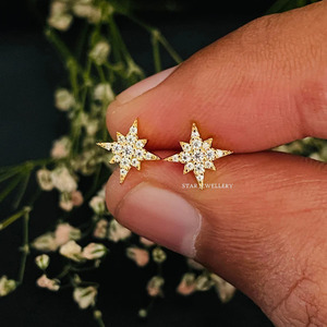 Boucles d'oreilles North STAR en or massif 14 carats avec diamants naturels. - Product Image 5