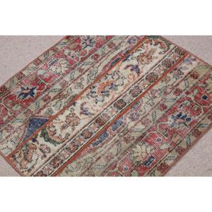 Petit tapis vintage 2,2x2,4 pieds, tapis turc en laine rouge Ikat - Product Image 3