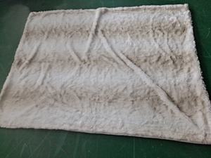 Ropa usada (prendas de vestir): Alfombra - Product Image 1