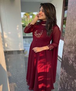 Vestido Georgette de seda pesada-Ropa de fiesta india con trabajo de secuencia y Dupatta - Product Image 4