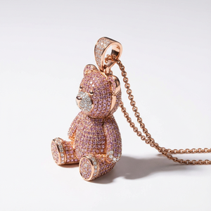 KRISHNAM JEWELS - Colgante de Oso de Peluche con Diamantes de Imitación en Micro Pavé, Estilo Hip Hop, Chapado en Oro Rosa de 10K, Joyería Personalizada Unisex, Charm de Terceros - Product Image 3