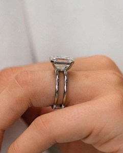 3.17CT Anillo de compromiso de moissanita de corte esmeralda Doble vástago Solitario Plata de Ley 925 Oro de 18 quilates VVS Claridad Sin níquel Moda - Product Image 5