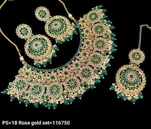 Nouveau design plaqué or traditionnel goutte perle et Kundan clouté boucle d'oreille Mangtika collier ras du cou ensemble et ensemble de bijoux pour femmes - Product Image 2