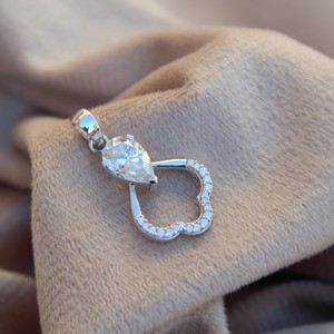 925 Sterling Silver Dainty Designer Moissanite Pendentif Léger Bijoux En Argent En Vrac avec Chaîne - Product Image 3