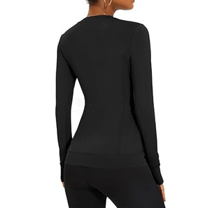 เสื้อโยคะสตรีทสำหรับผู้ชายเสื้อใส่เล่นโยคะผ้าโพลีเอสเตอร์แบบออกแบบได้ตามที่ต้องการ - Product Image 3