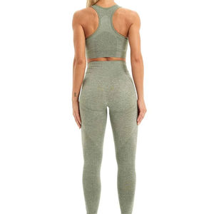 Conjunto de Leggings de Yoga Premium Plus Size para Mujer, Conjunto de 2 Piezas de Brasier Deportivo y Leggings, Cintura Elástica, Sin Costuras, Logotipo Frontal, Alta Calidad - Product Image 3