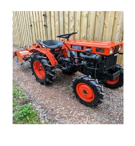 Tractor Compacto Kubota B700 de Segunda Mano en Venta, 14HP, Tracción en las Cuatro Ruedas, Precio de Tractores Agrícolas - Product Image 3