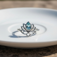 Bague artisanale en laiton plaqué argent avec pierre précieuse en forme de fleur de lotus et aigue-marine, style japonais, fabriquée en Inde pour femmes et enfants