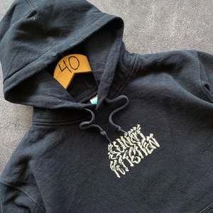 เสื้อฮู้ดพิมพ์ลายพัฟสำหรับผู้ชายเสื้อฮู้ดและสเวตเชิ้ตสำหรับผู้ชายงานปักลายแบบกำหนดเอง - Product Image 2