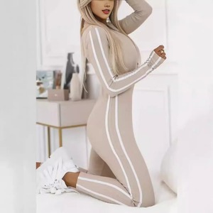 卸売カスタムメイドレディースサマーフィットネス女性用ジャンプスーツ無地ジャンプスーツボディスーツ女性用ワンピースジャンプスーツ