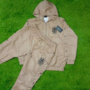 Survêtement personnalisé pour sororité grecque pour femmes avec boutons-pression Ensemble élégant à capuche pour les événements de sororité et la vie grecque - Product Image 1