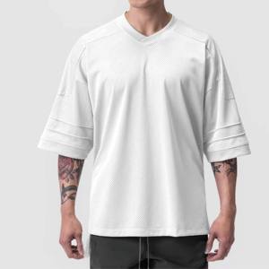 Camiseta deportiva de malla transpirable ligera para hombre, ideal para fútbol, baloncesto y sesiones de entrenamiento - Product Image 5