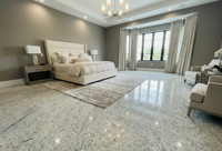 Grande dalle de granit blanc colonial poli au design moderne pour intérieur et extérieur, idéale pour salle à manger, maison, hôtel et villa