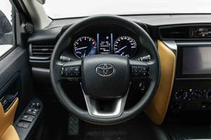 Tout Neuf, Kilométrage Zéro/Km, Prix Abordable, 2026 Attitude Black TY - Fortuner EXR 2.7L 4WD SUV Prêt à être expédié - Product Image 2