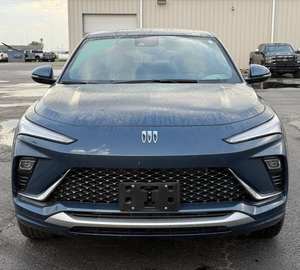 Nuevo Buick 2024 Azul, Tracción Delantera, Usado, Volante a la Izquierda, Llantas de Aleación R17, Asientos de Cuero Claro, Sistema de Navegación, Control Remoto - Product Image 2