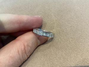 Anillo Clásico y Moderno Unisex con Moissanita Creada en Laboratorio, Diseño Geométrico en Plata - Product Image 4