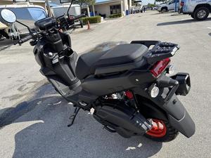 Oferta de Descuento en Motocicleta ZUMA 125 2024 - Product Image 2