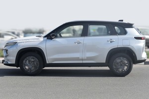 2025 Toyo Ta Urban Cruiser 1.5L moteur à essence tout nouveau sièges en cuir intérieur foncé I-Force Max Premium voitures d'occasion automatiques - Product Image 6