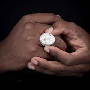 Prix d'usine en gros SPARKS VISTA Bague Hip Hop Iced Cross en argent sterling 925 avec moissanite VVS certifiée GIA pour homme - Product Image 6