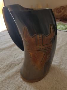 Jarra de cuerno vikingo ecológica hecha a mano única para hidromiel/cerveza cuerno de búfalo Natural Opción de regalo personalizado religioso para venta al por mayor - Product Image 3