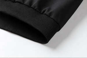 Chaqueta de aventura ligera para todo clima con características ajustables y chaqueta polar de diseño moderno para hombre - Product Image 4