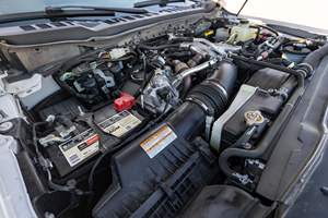 Ford F-350 Super Duty King Ranch Crew Cab 4x4 2024, Gasolina, Bajo Kilometraje - Product Image 2